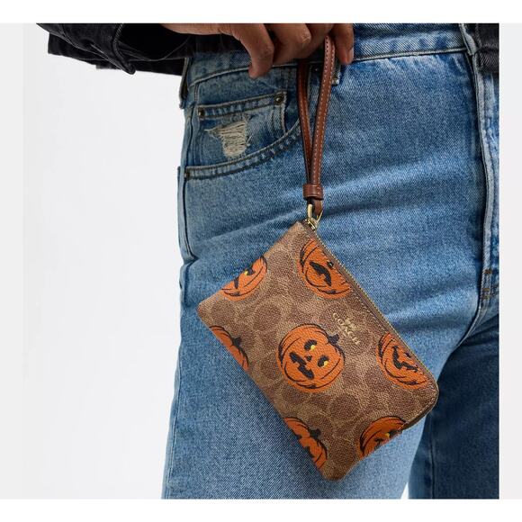 Coach Corner Zip Wristlet In Signature Canvas With Halloween Print Pumpkin NWT - Picture 6 of 16